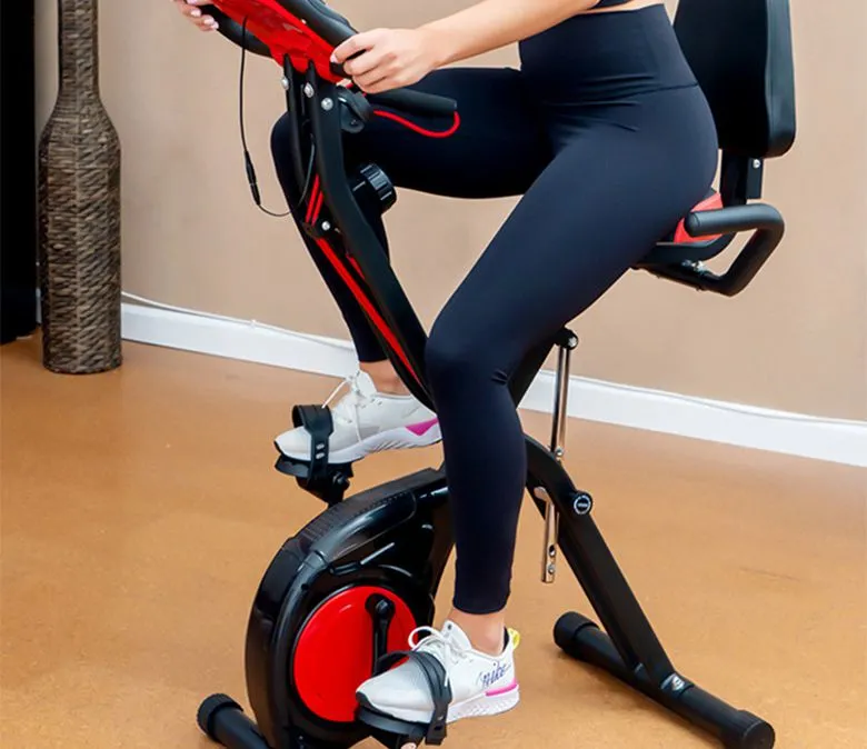 Спестяващ място сгъваем велоергометър