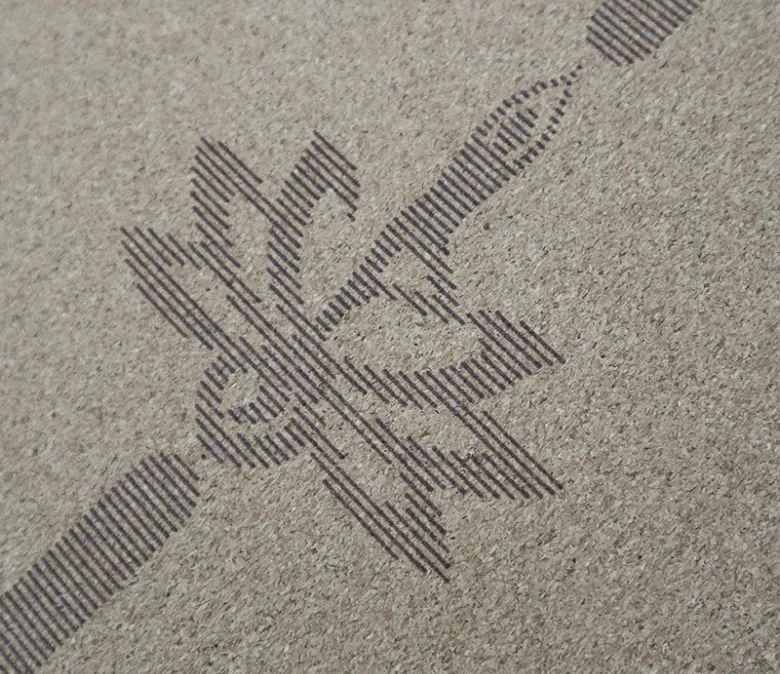 Коркова гумена йога постелка Studio Grade с линии за подравняване