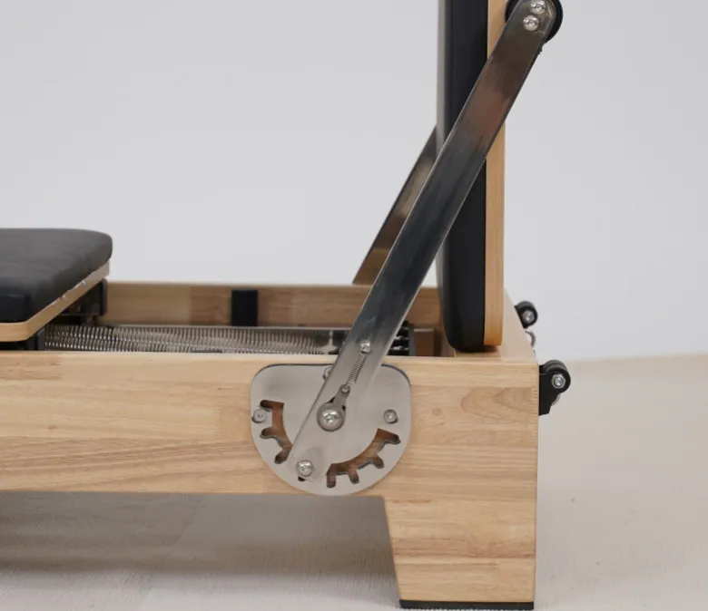 Премиум дъбов сгъваем пилатес реформатор с дървен крак