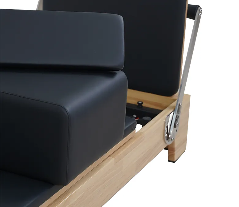 Премиум дъбов сгъваем пилатес реформатор с дървен крак